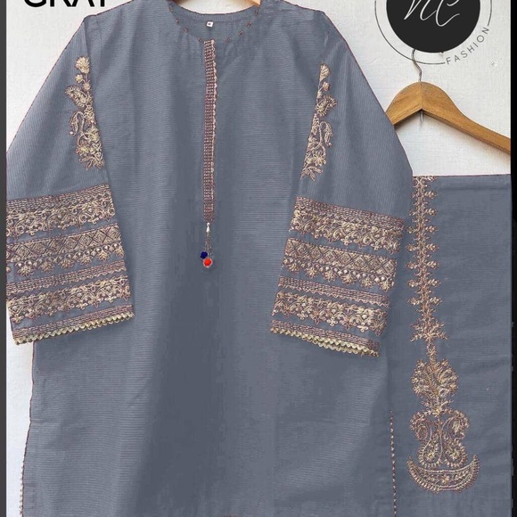 Purple Embroidered Kurta Set - Picture 3 of 9